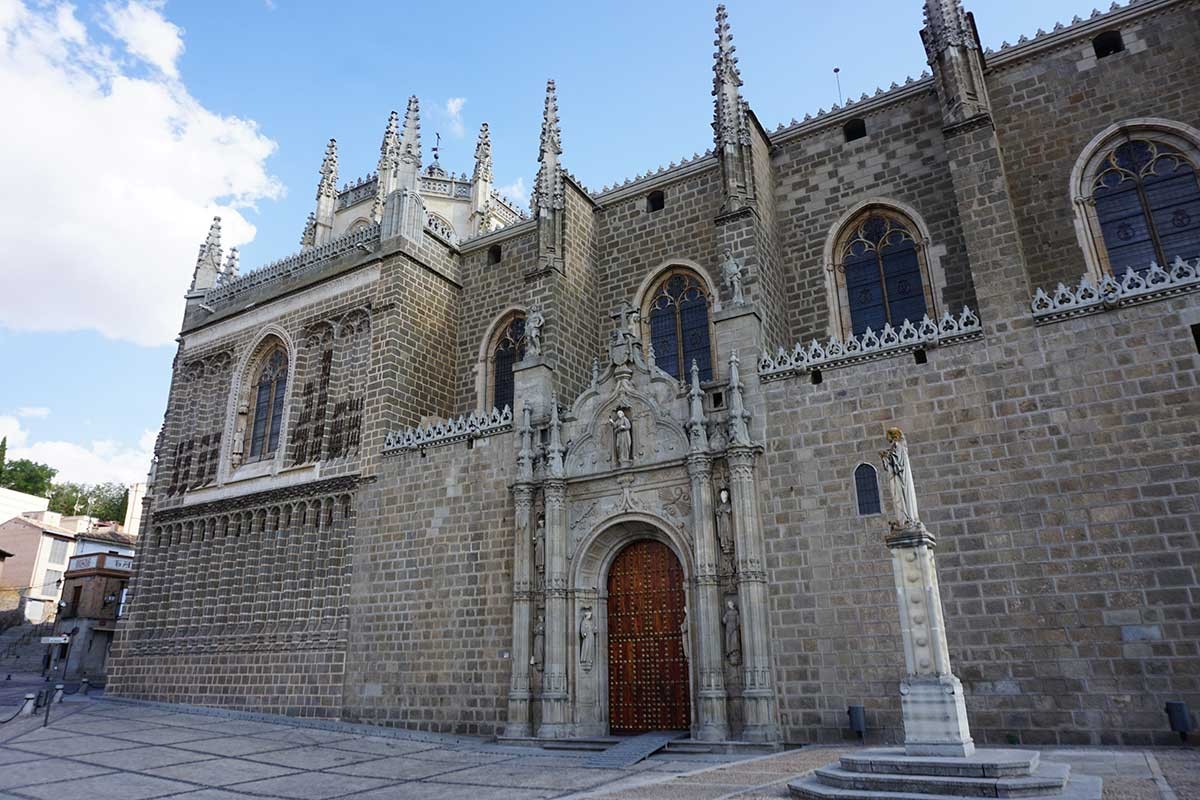 Visit San Juan de los Reyes Monastery