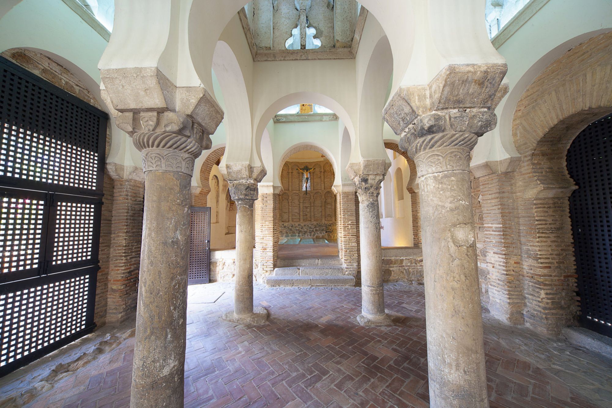 Encuentro de Culturas: La Mezquita del Cristo de la Luz en Toledo