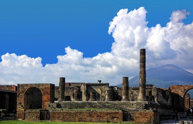 Excursion to Pompeii