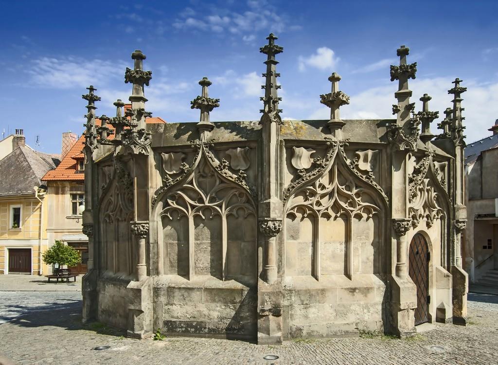 Kutna-Hora-Day-Trip-and-The-Ossuary-1