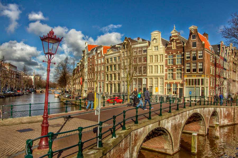 Amsterdam Monumental Free Tour