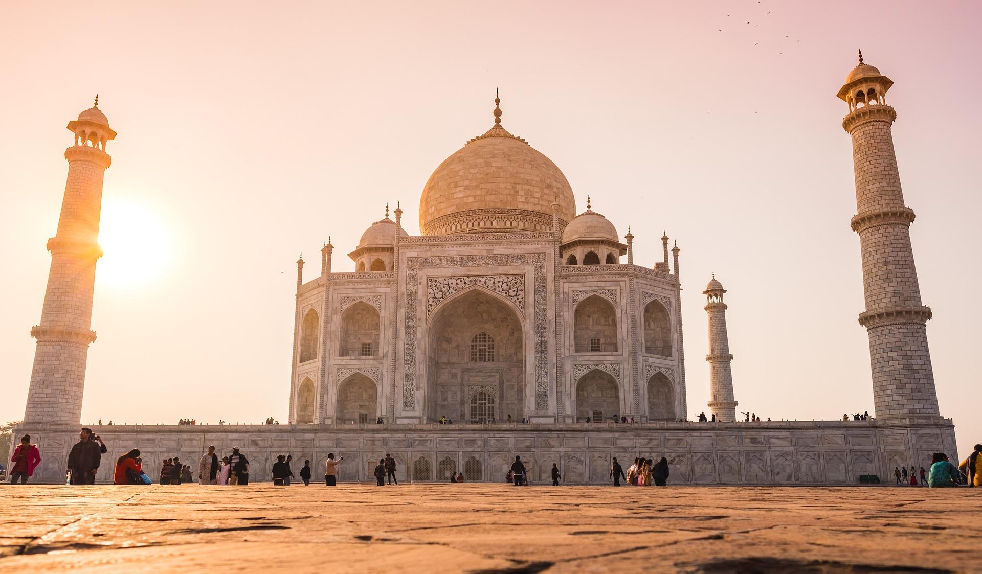Taj-Mahal-&-Agra-Day-Trip-From-Delhi-1