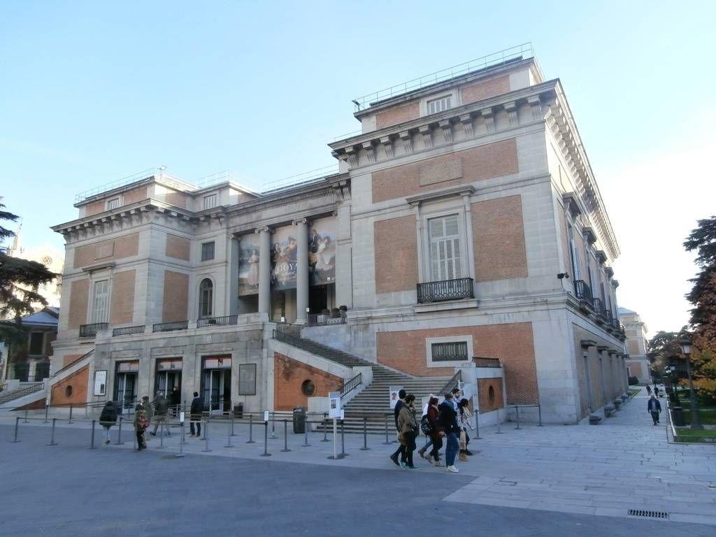 Essential-Madrid:-Prado-Museum-and-Royal-Palace-3