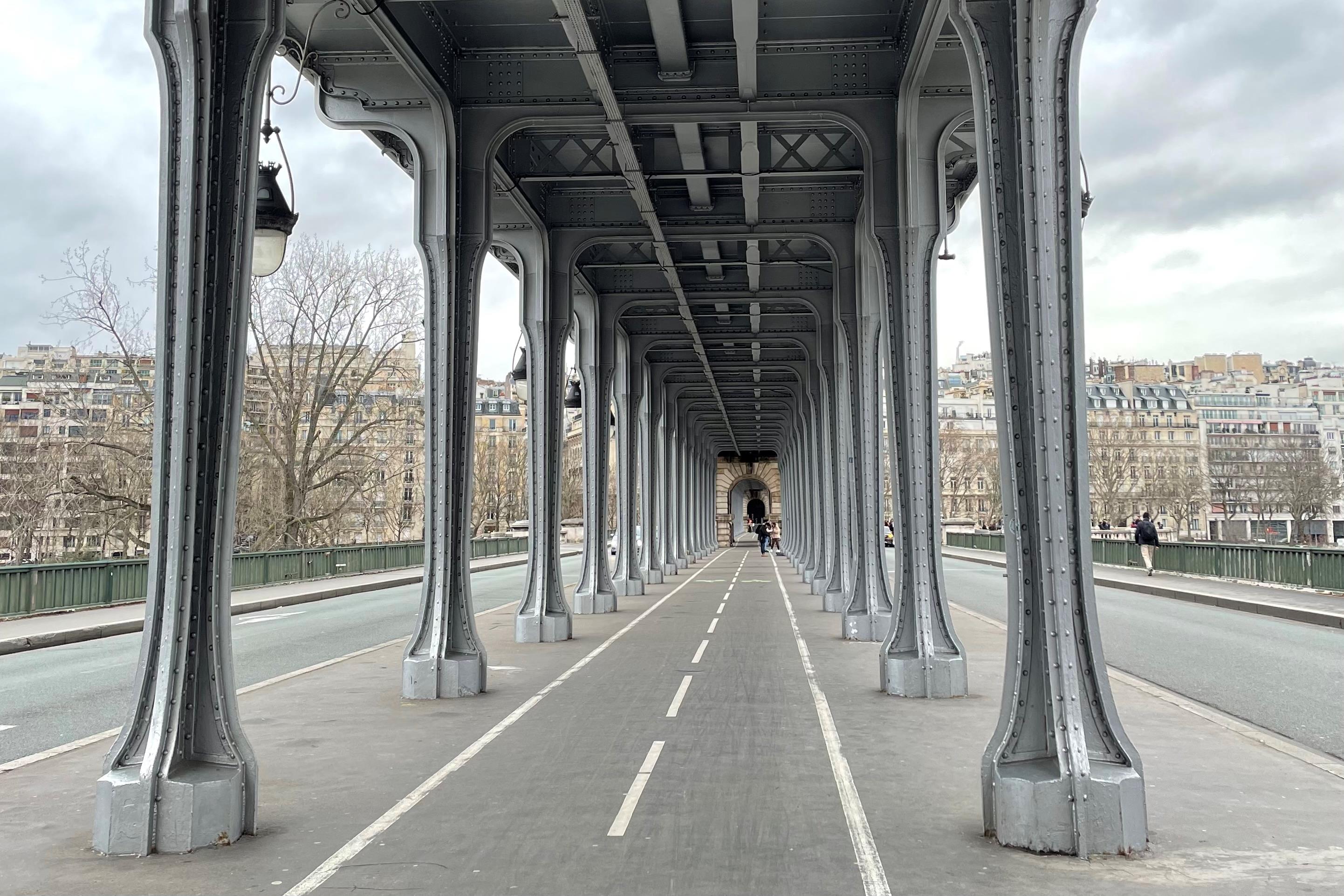 Free-Tour-Historia-y-Fotografias-Torre-Eiffel-1