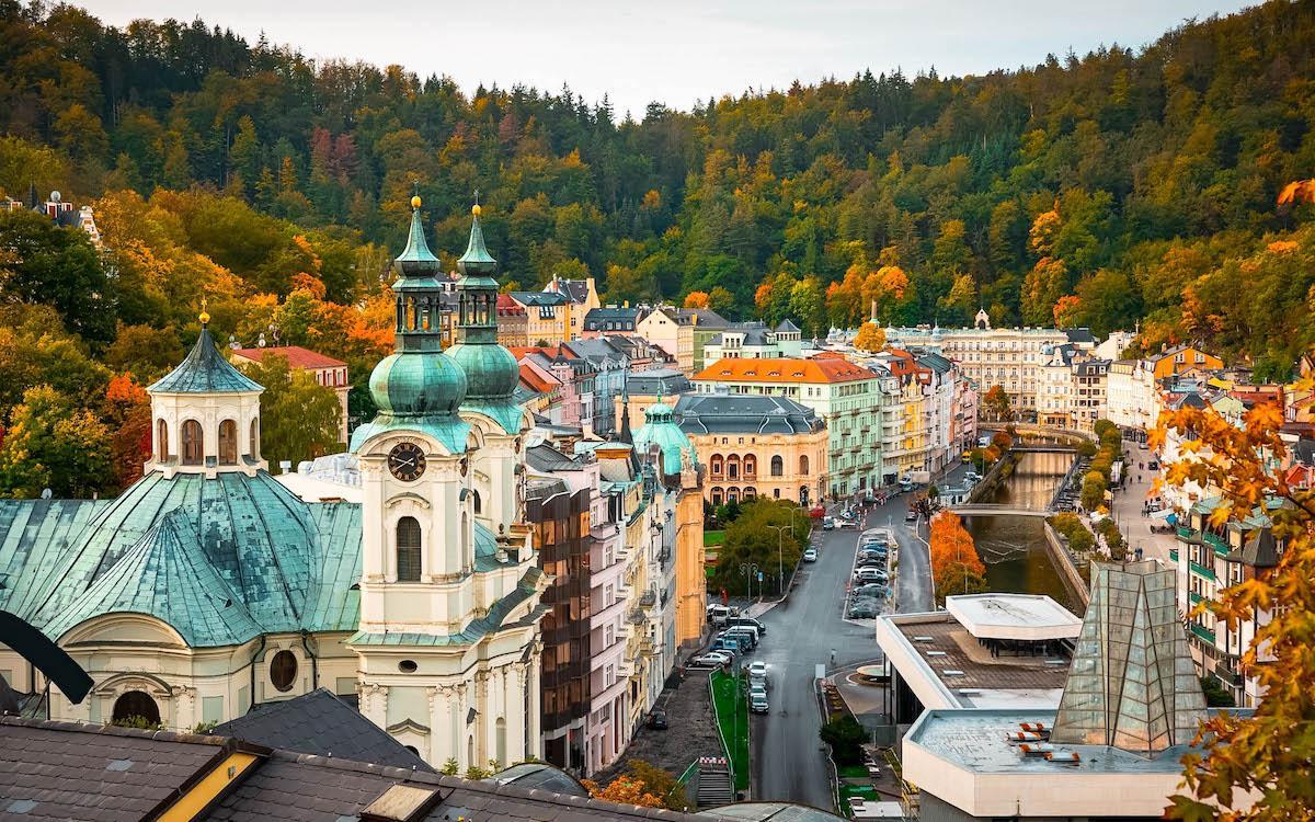 Karlovy-Vary---with-guided-tour-from-Prague-1