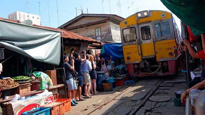 mercado-flotante-mercado-via-tren-bangkok-tailandia-5