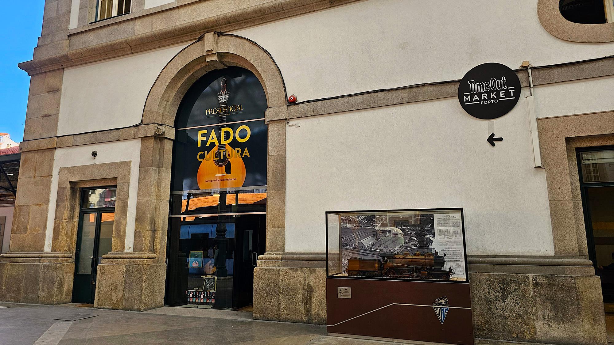 Espectaculo-de-fado-exclusivo-con-vino-de-Oporto-6