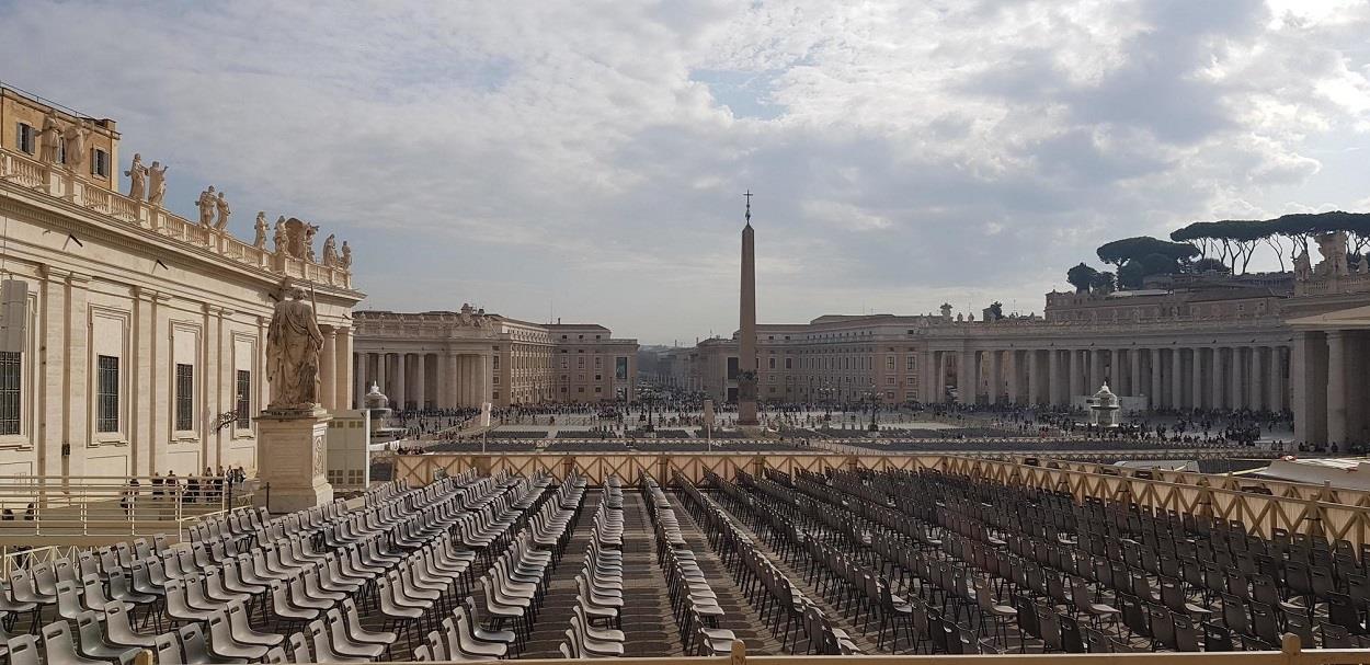 Squares-of-Rome-and-Vatican-Free-Tour-3