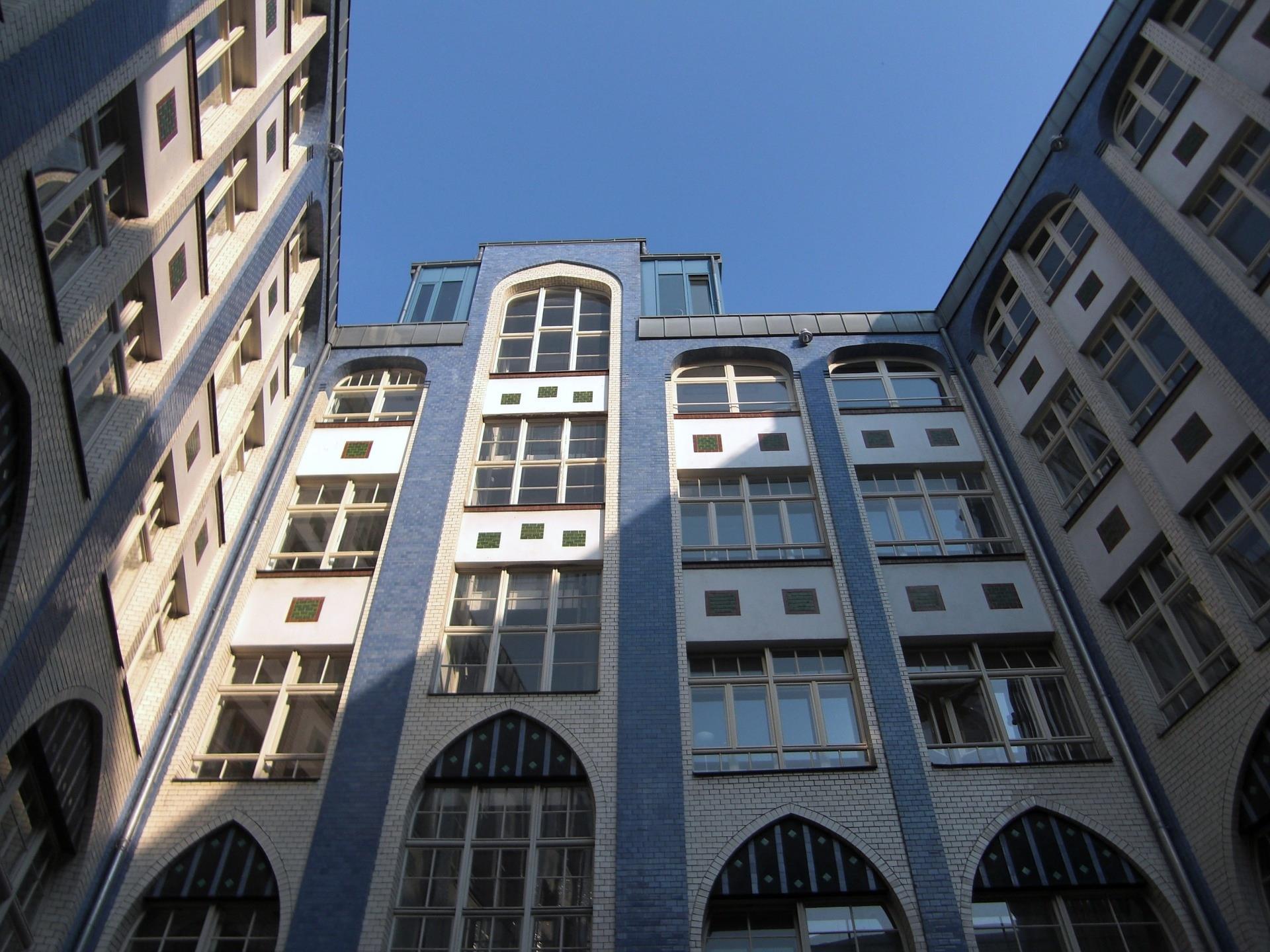 Free-tour-of-the-Jewish-Quarter-and-Courtyards-1