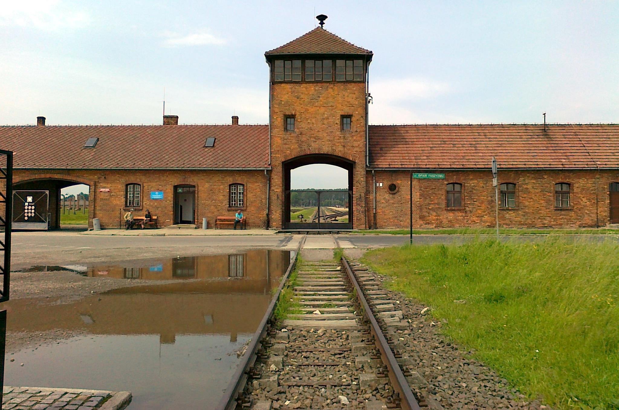  Auschwitz Birkenau Trip in English from Cracow 