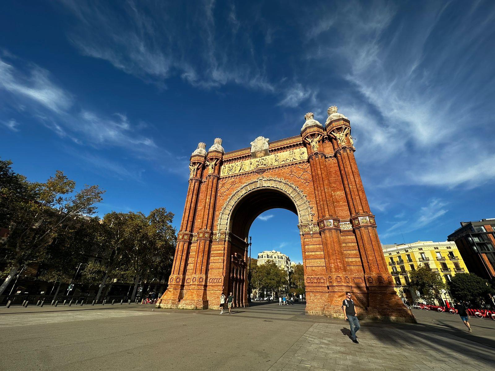 Free-Christmas-tour-through-the-heart-of-Barcelona-3