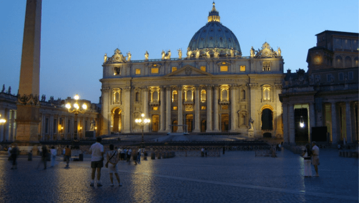 Free-Night-Tour:-Vatican-and-Squares-4
