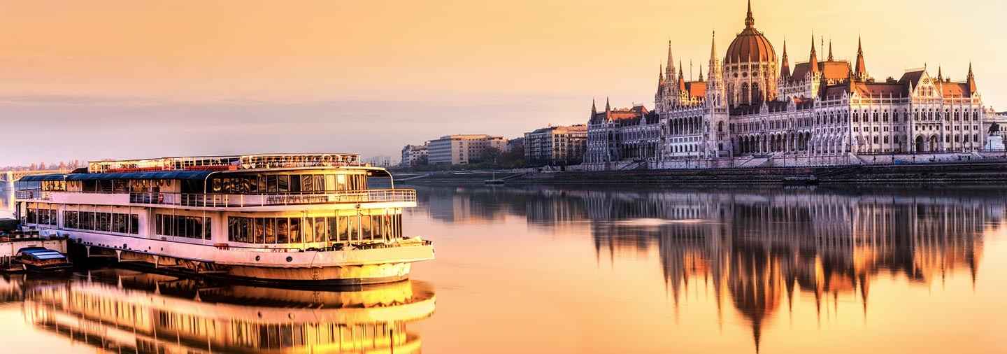 Paseo En Barco Por El Danubio En Budapest Yoorney By Toursgratis Com
