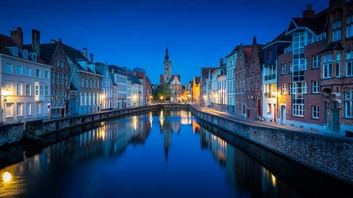 Bruges Night Free Walking Tour Yoorney by