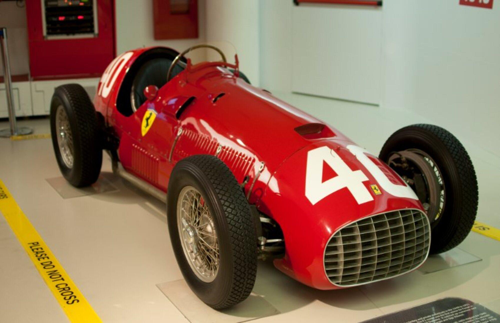 Tour-Museo-Ferrari-y-Fabrica-de-Vinagre-Balsamico-3