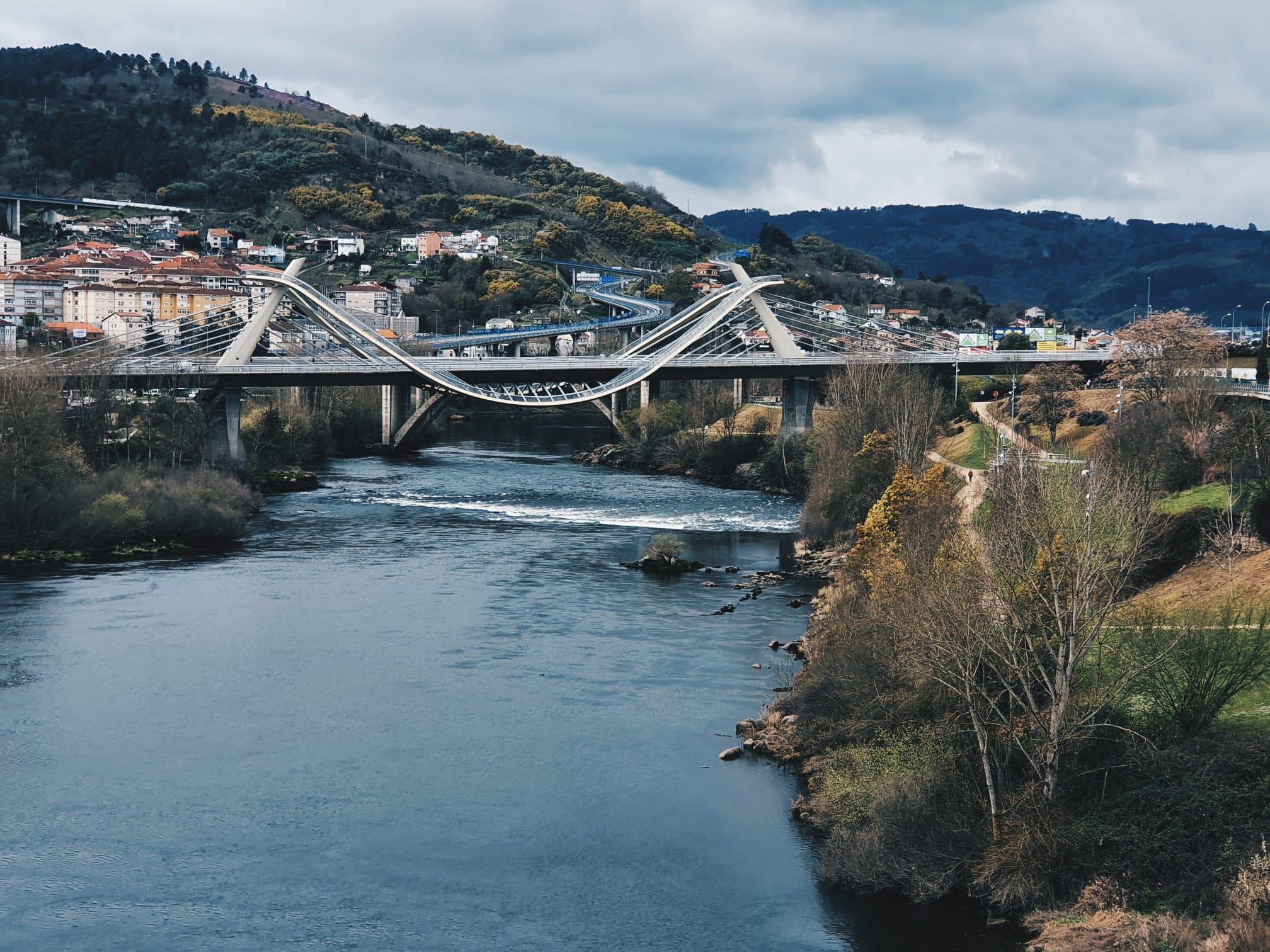 Ourense-Night-Free-Tour-Rock-Paper-Scissors-2