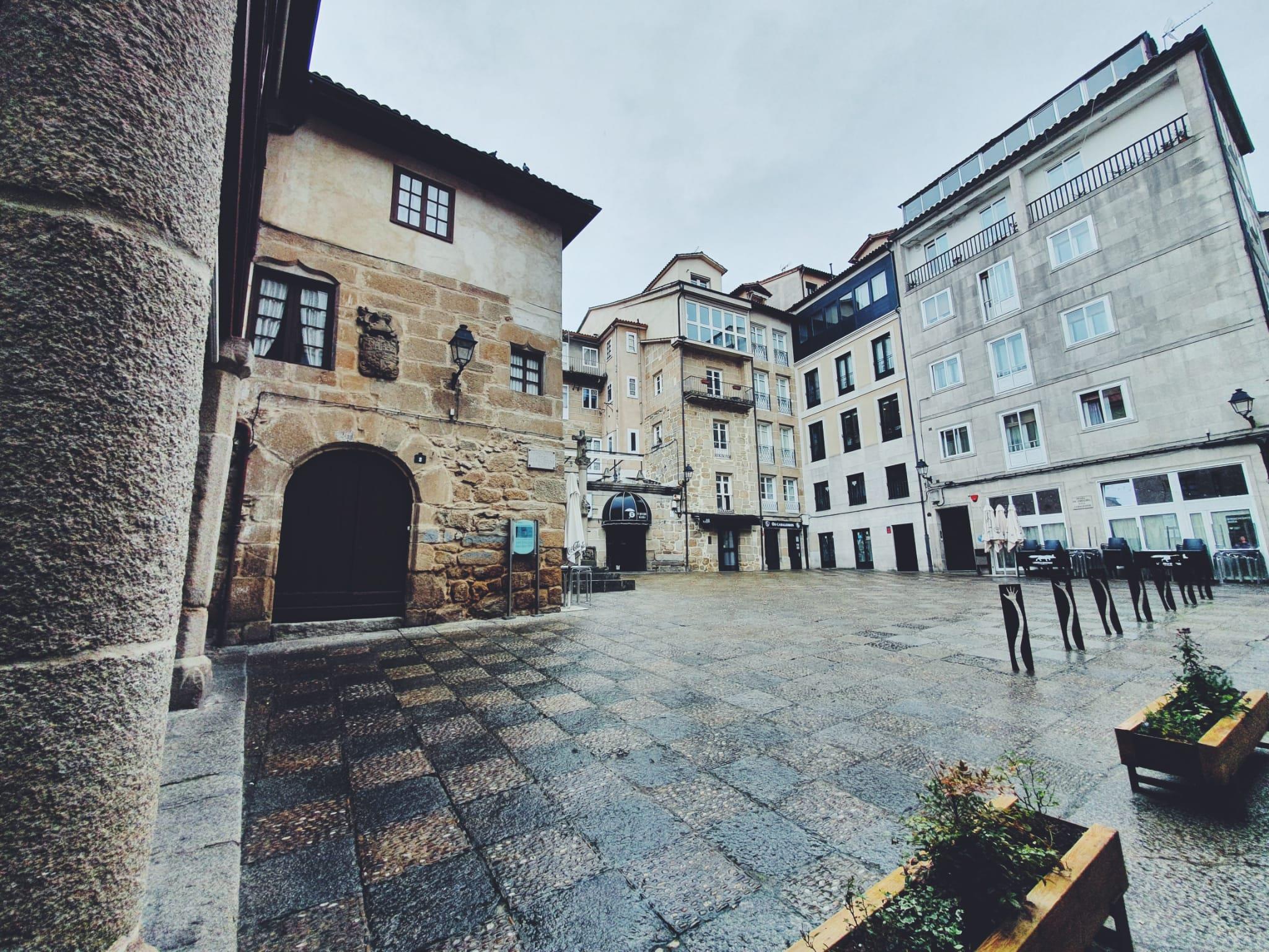 Ourense-Night-Free-Tour-Rock-Paper-Scissors-3