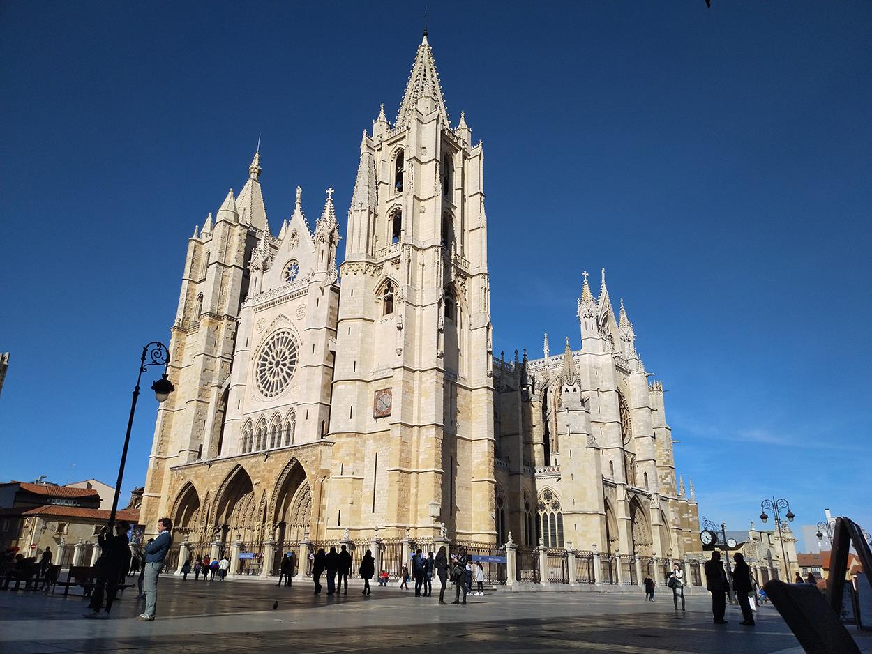 Complete León Cathedral Free Tour