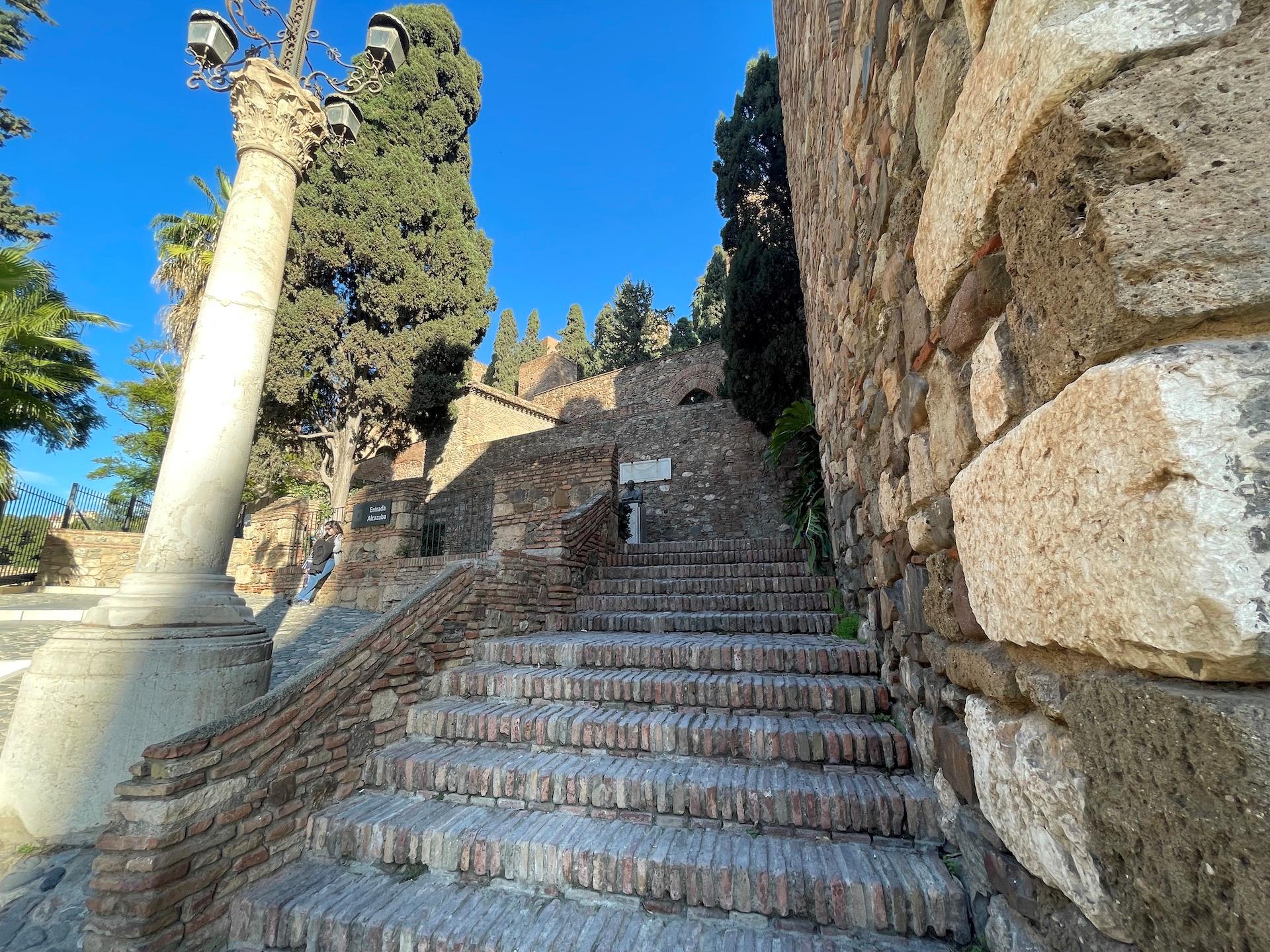Free-Walking-Tour-Alcazaba-and-Roman-Theatre-1