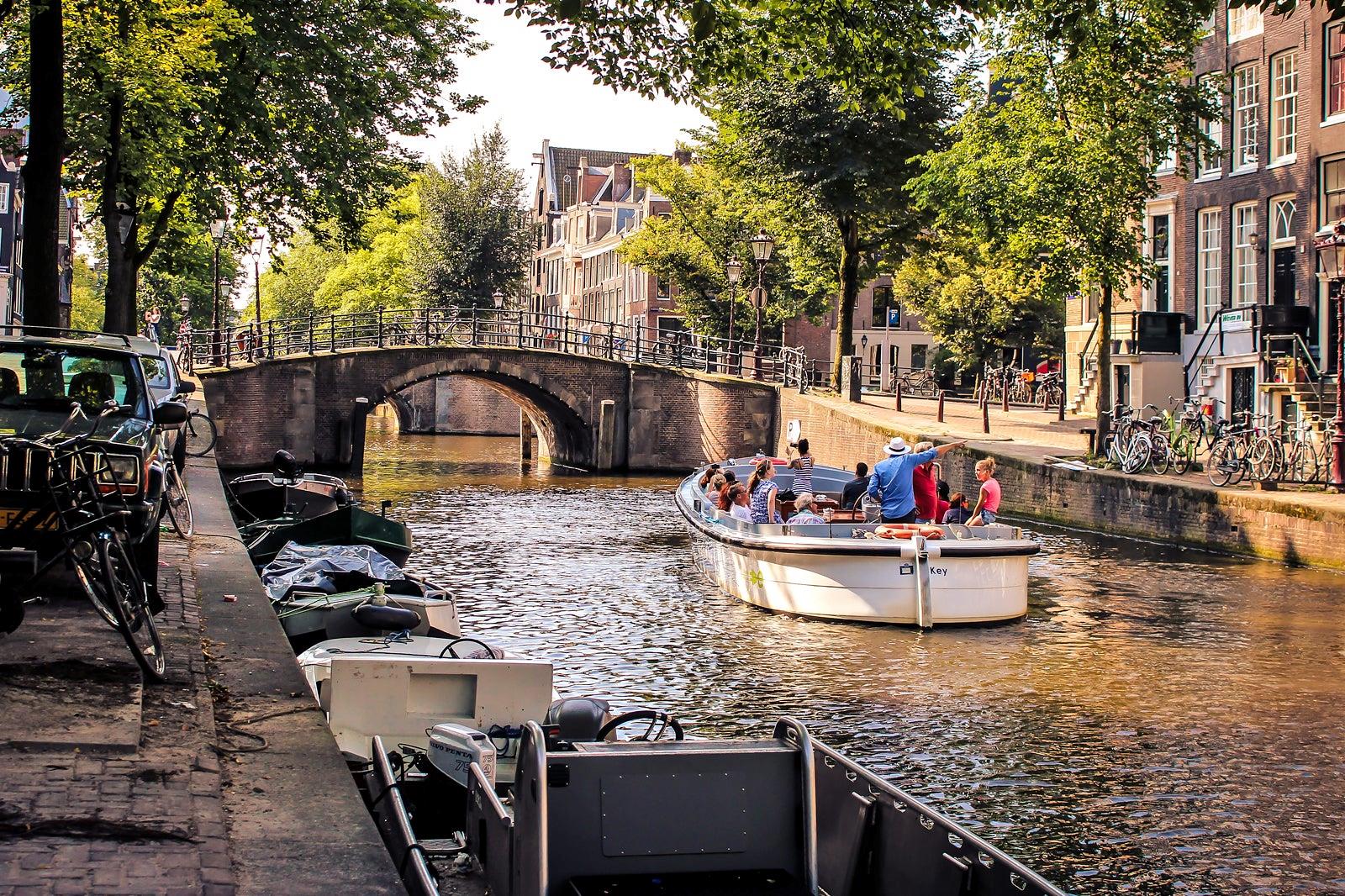 Tour a pier por Amsterdam con paseo en barco