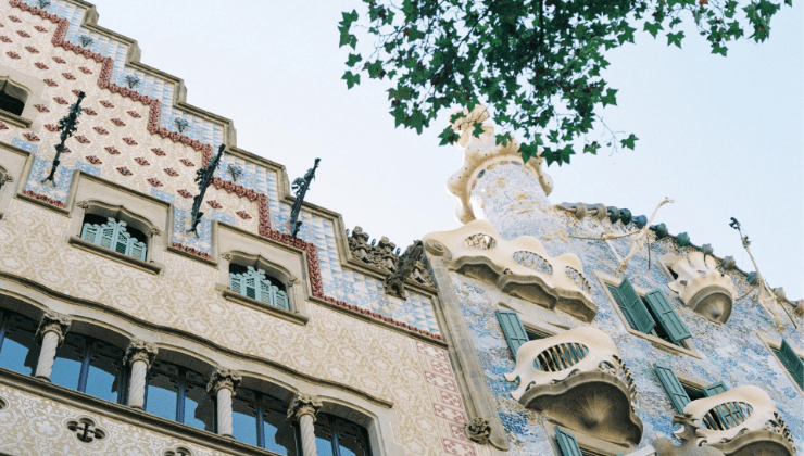 Free-Tour-Gaudi,-Sagrada-Familia-and-Modernism-4