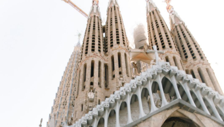 Free-Tour-Gaudi,-Sagrada-Familia-and-Modernism-6