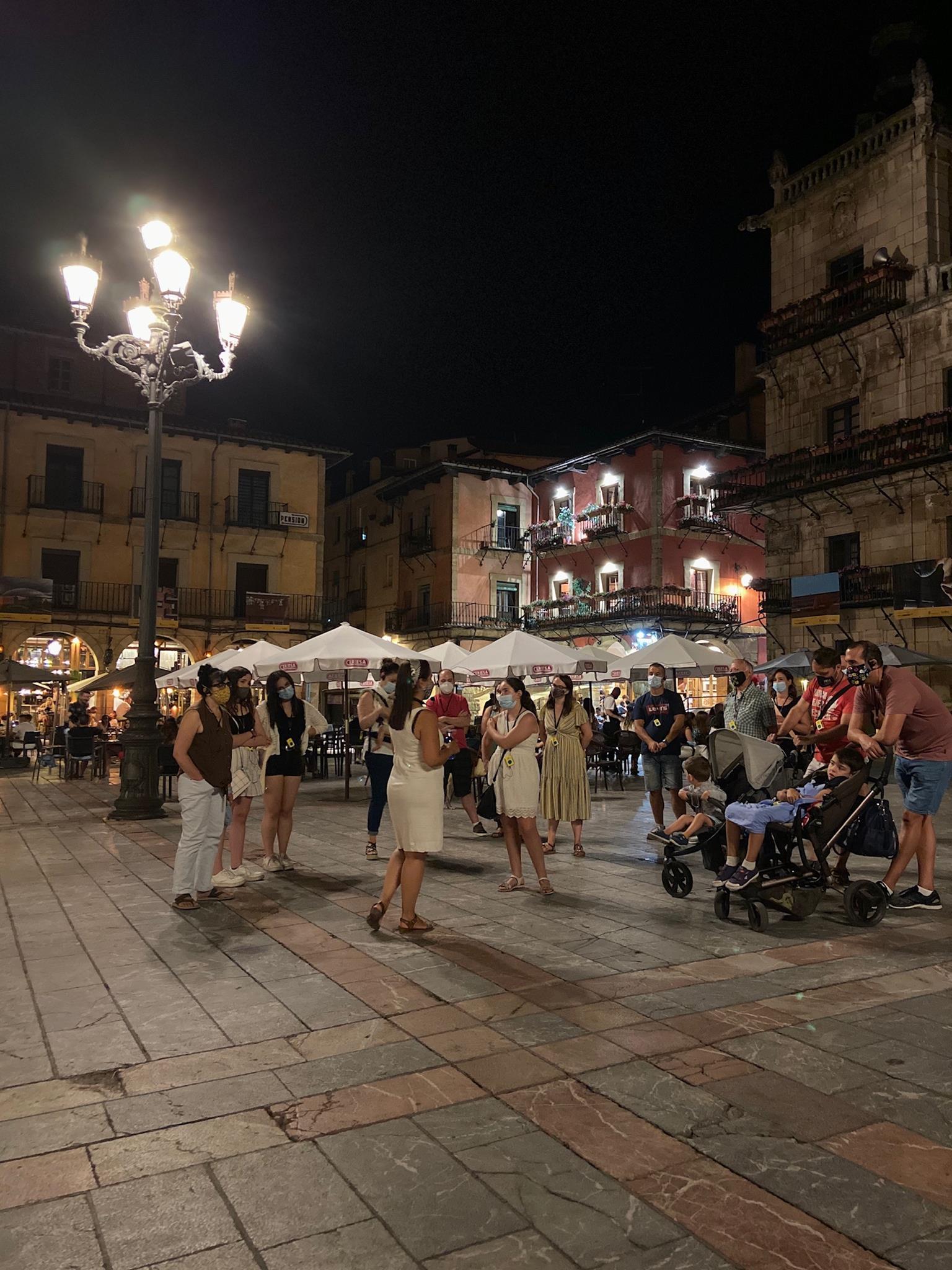 Free-Tour-Leon-Magico-por-la-noche-3