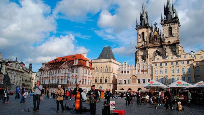 new town walking tour prague