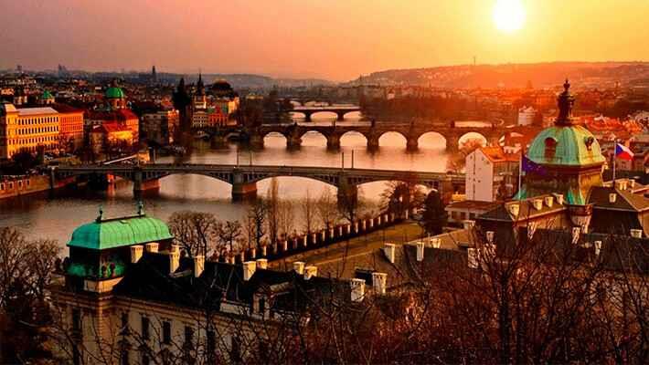 prague-dinner-and-music-cruise-tickets-3