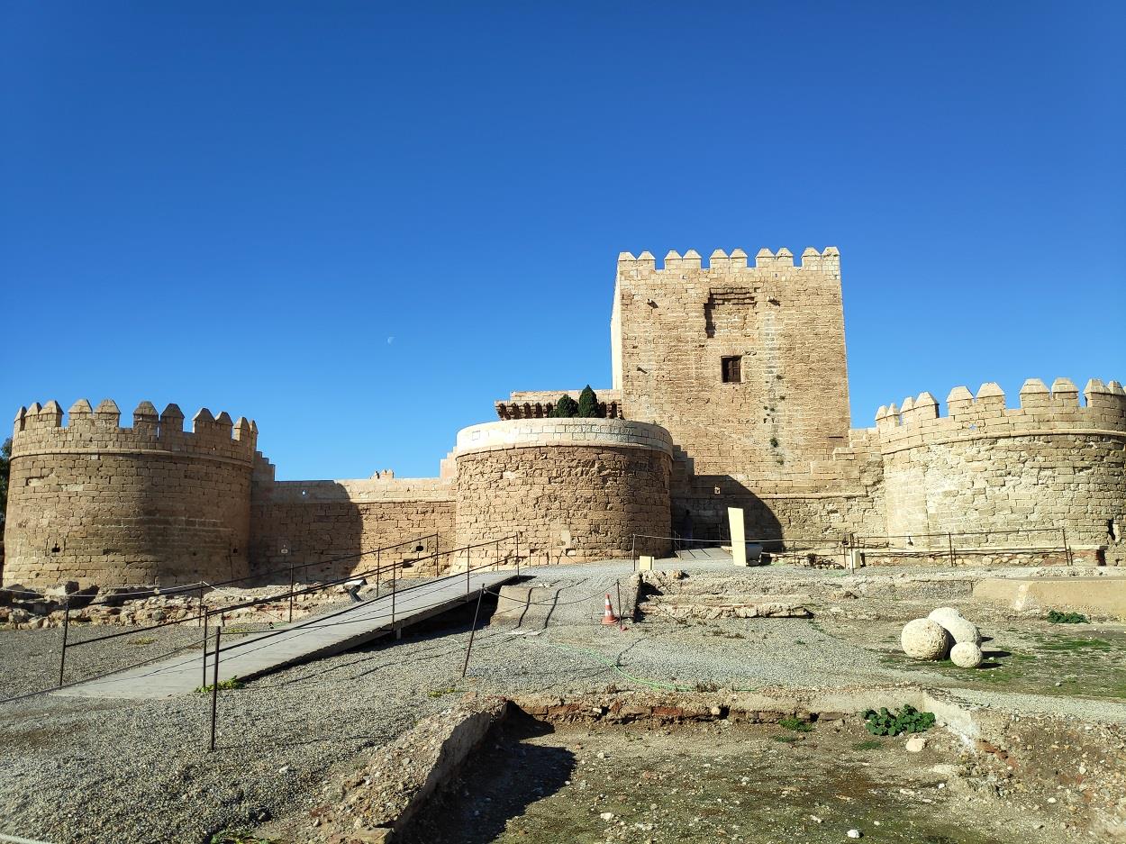 Guided-visit-to-the-Alcazaba-of-Almeria-2