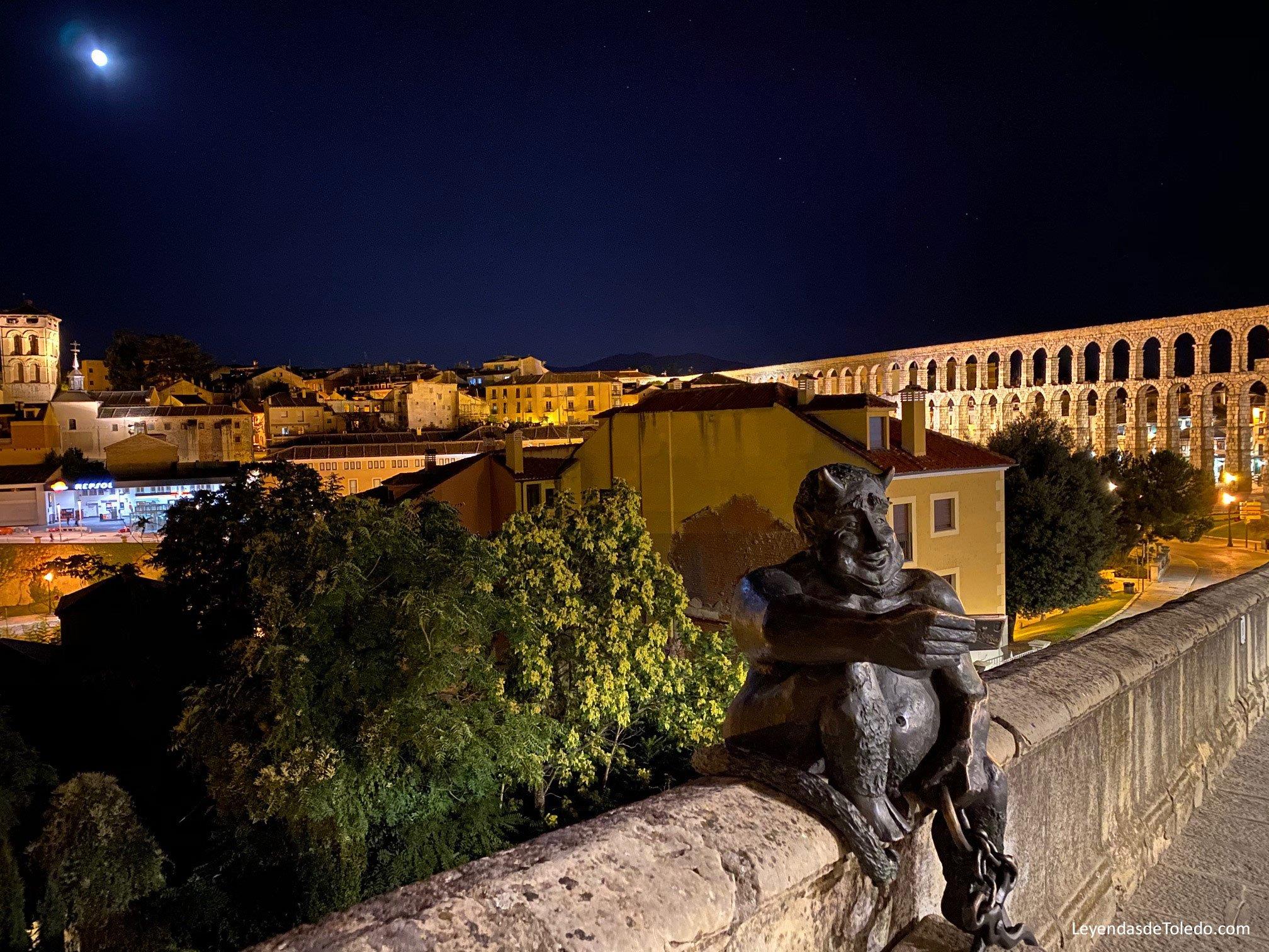 Segovia by night, royal Lengends Free Tour