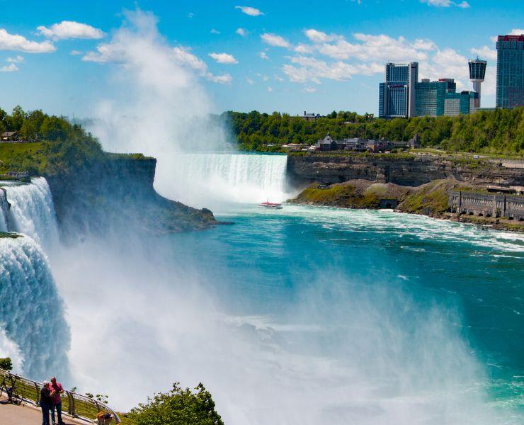 Tour-a-pie-por-las-cataratas-del-Niagara-1