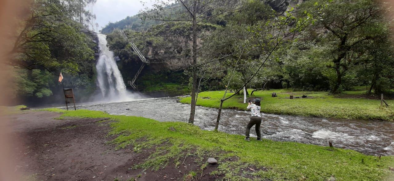 Hike-to-the-Three-Waterfalls---Kana-Yaku-Trek-2