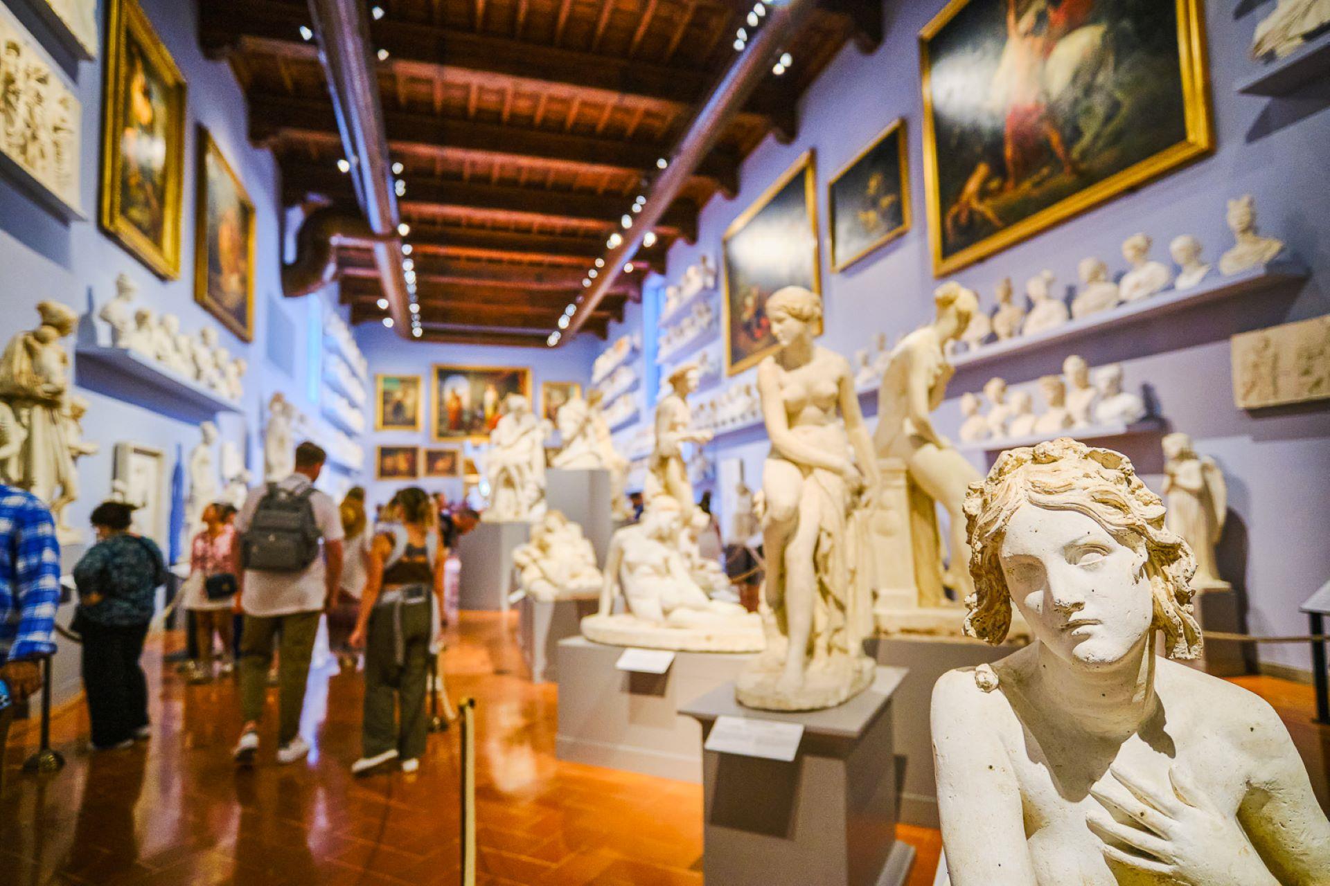 florence-accademia-gallery-tour-12
