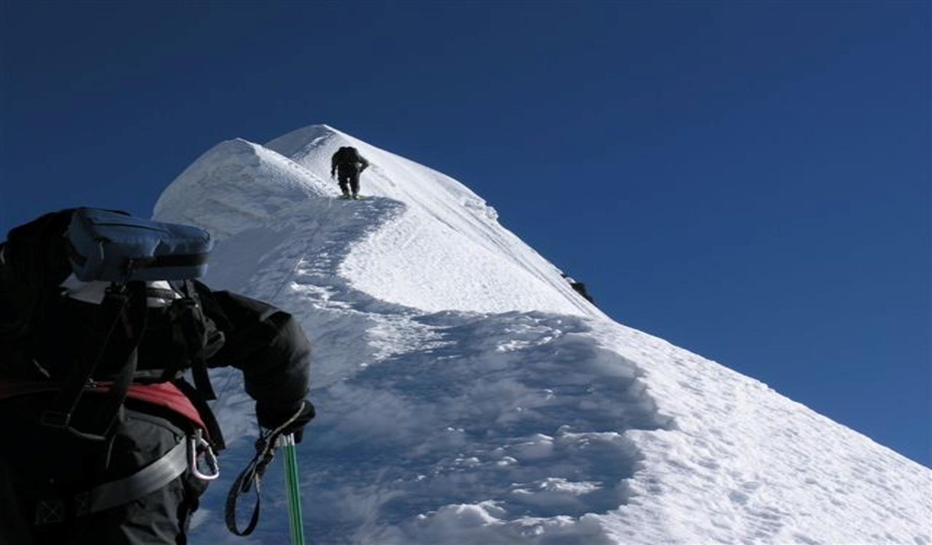 Pisang-Peak-peak-climbing-1