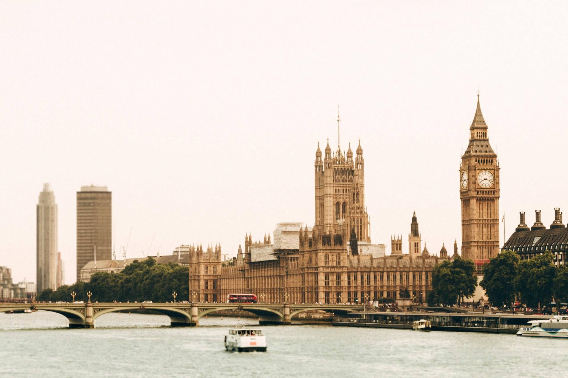 River-Thames-boat-trip-2