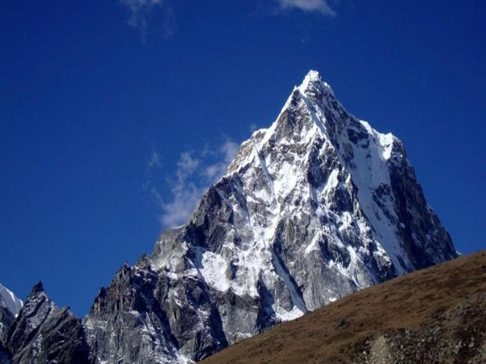 Expedición al monte Cholatse