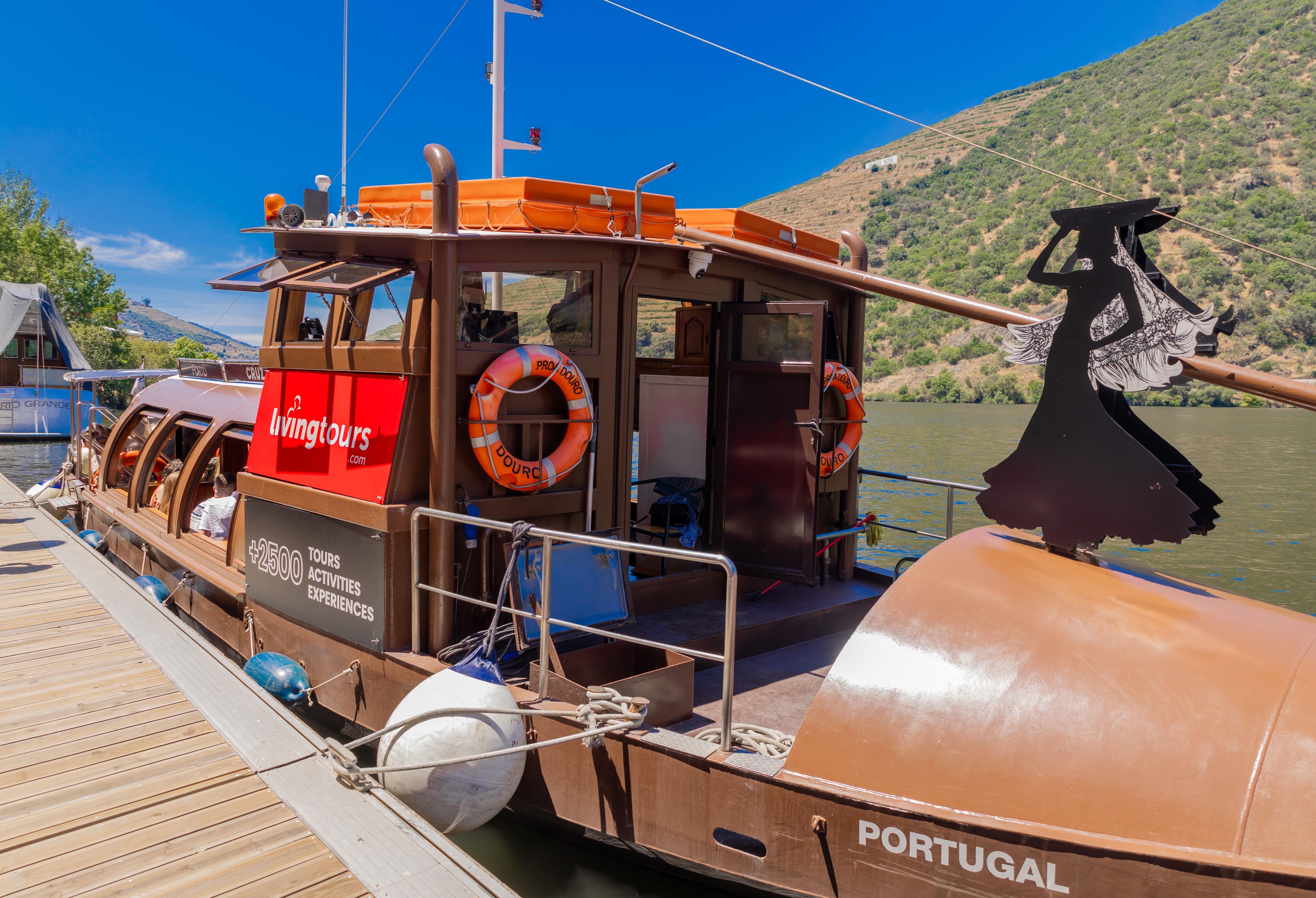 Tour-Duero-Historico-con-Vinos-Crucero-y-Almuerzo-1