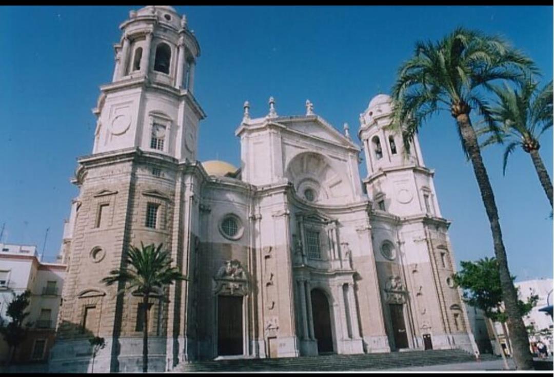 Free-tour-Walks-through-Cadiz-(end-in-La-Caleta)-4