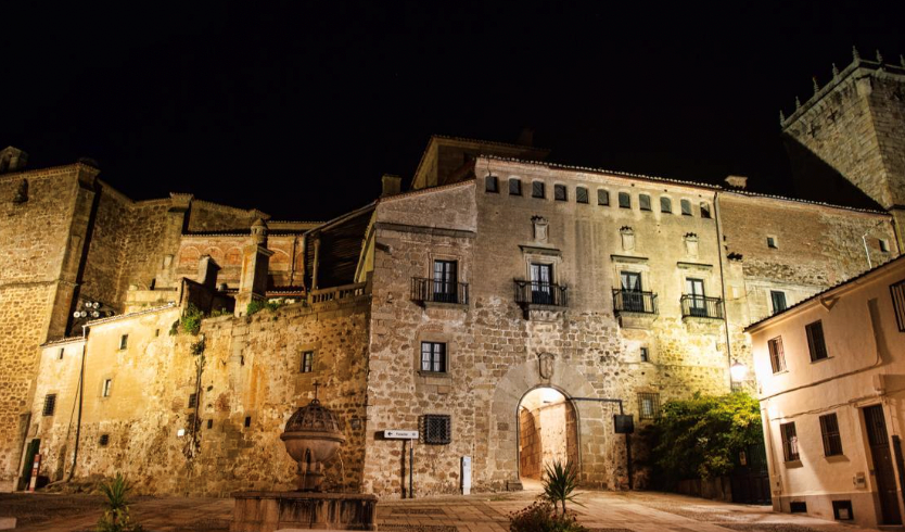 Free-Tour-de-Misterios-y-Leyendas-Plasencia-3