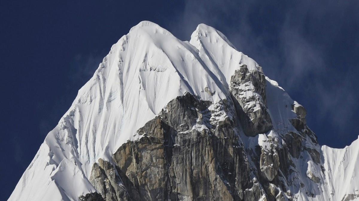 Lobuje-West-Peak-climbing-1