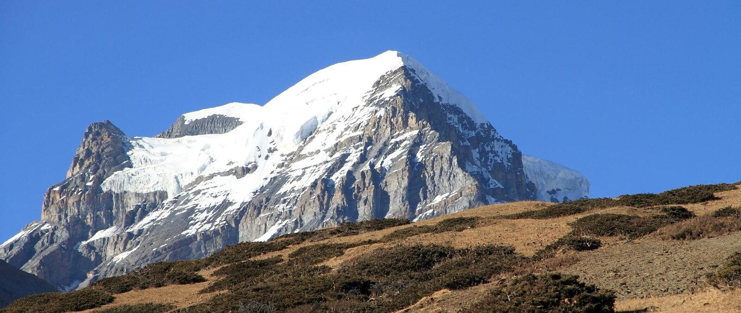 Chulu-West-peak-climbing-1