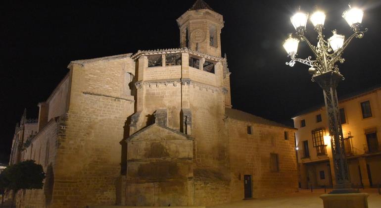 Free-Night-Tour-in-Ubeda-the-illuminated-city-3