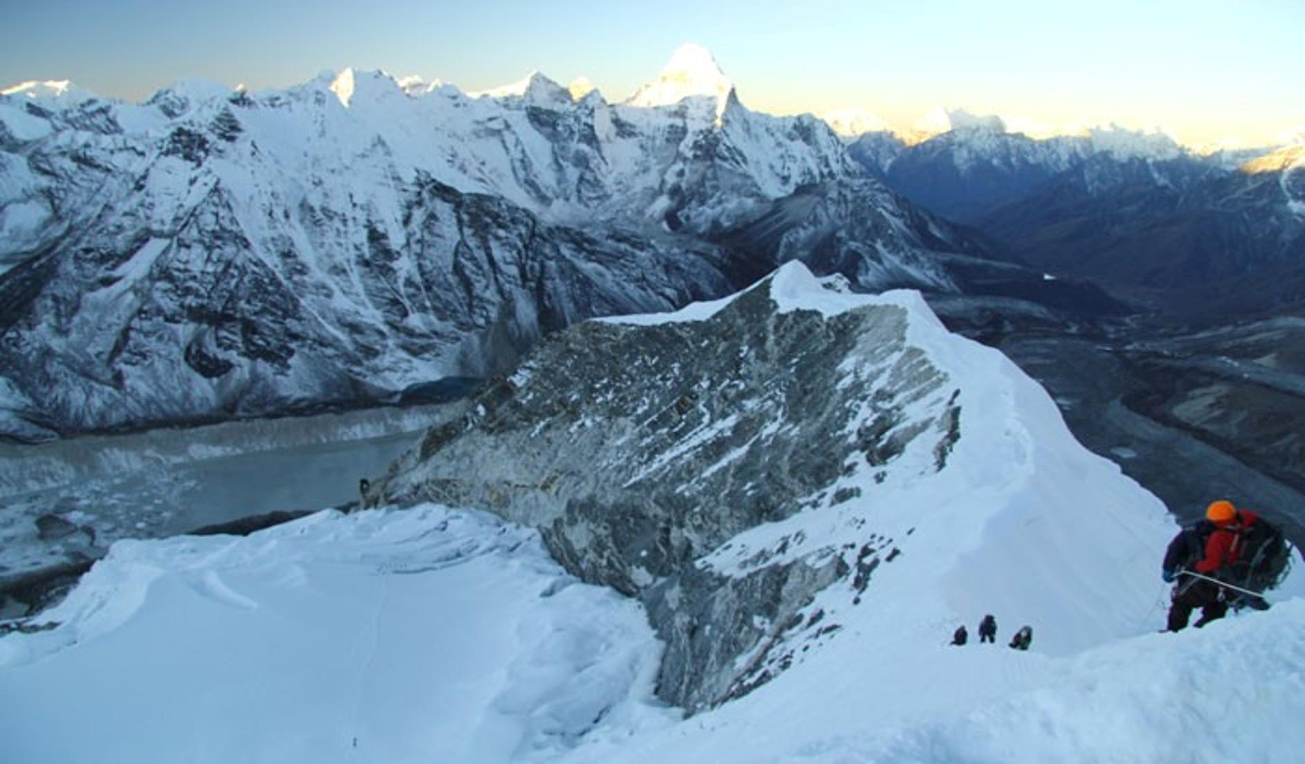 Escalada-al-pico-Pisang-Peak-2