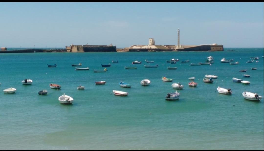 Free-tour-Walks-through-Cadiz-(end-in-La-Caleta)-3