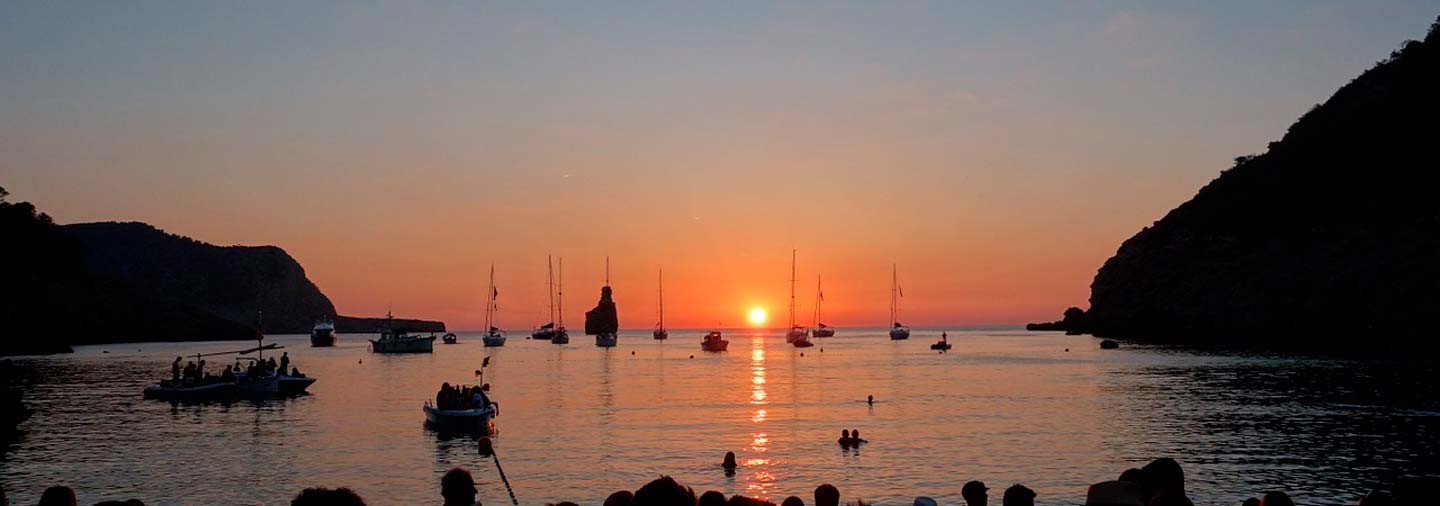 Alquiler de barco en Ibiza sin licencia