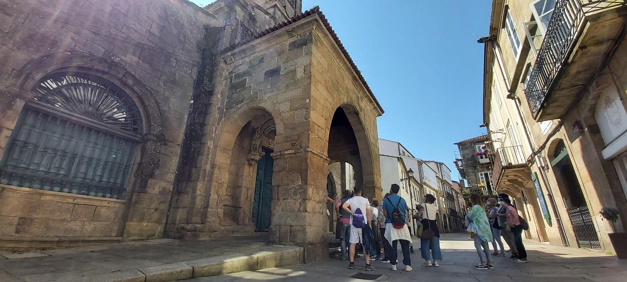 Free-Tour-Santiago-Essential-4
