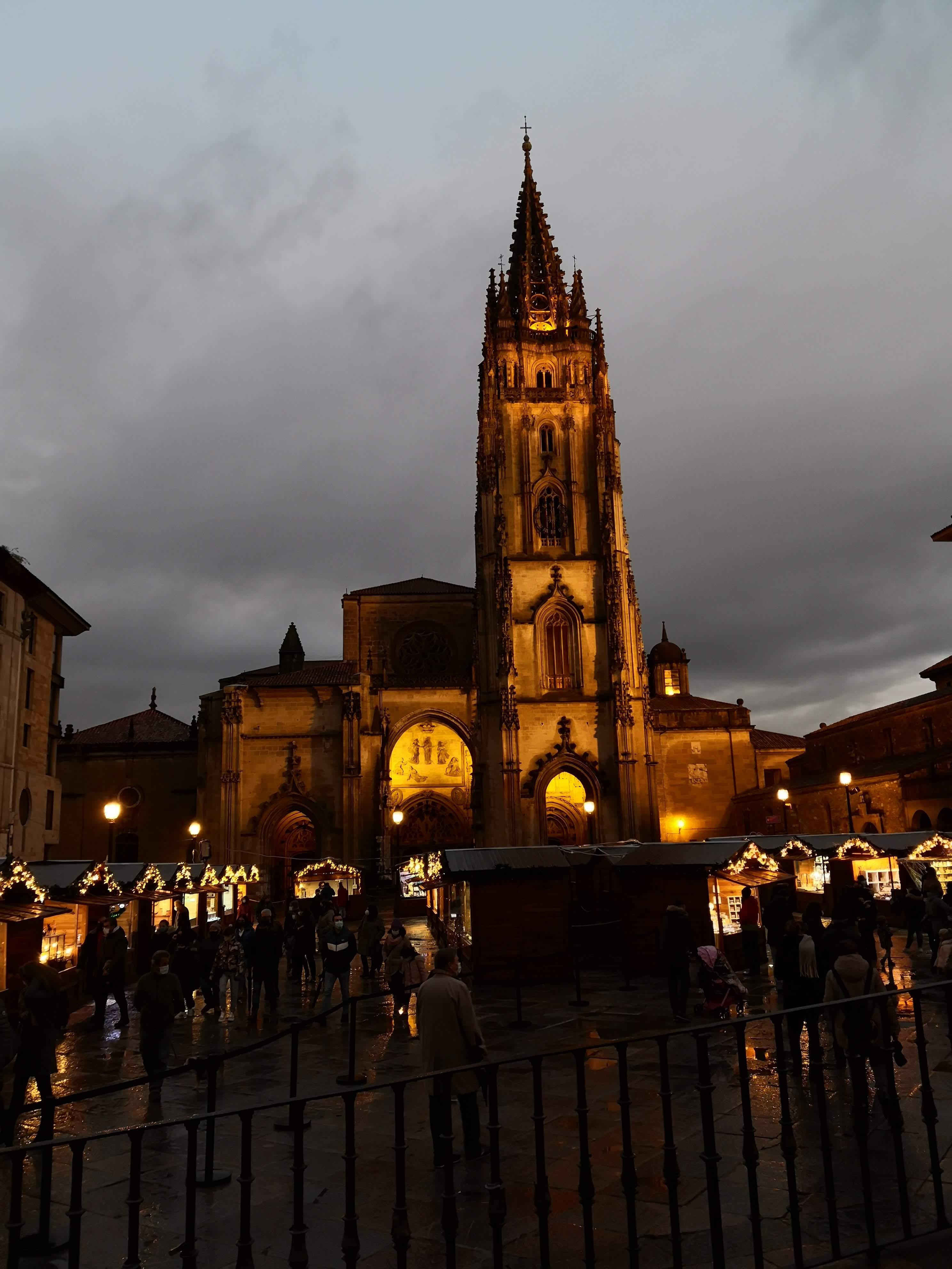 Oviedo-by-night-Free-Tour-3