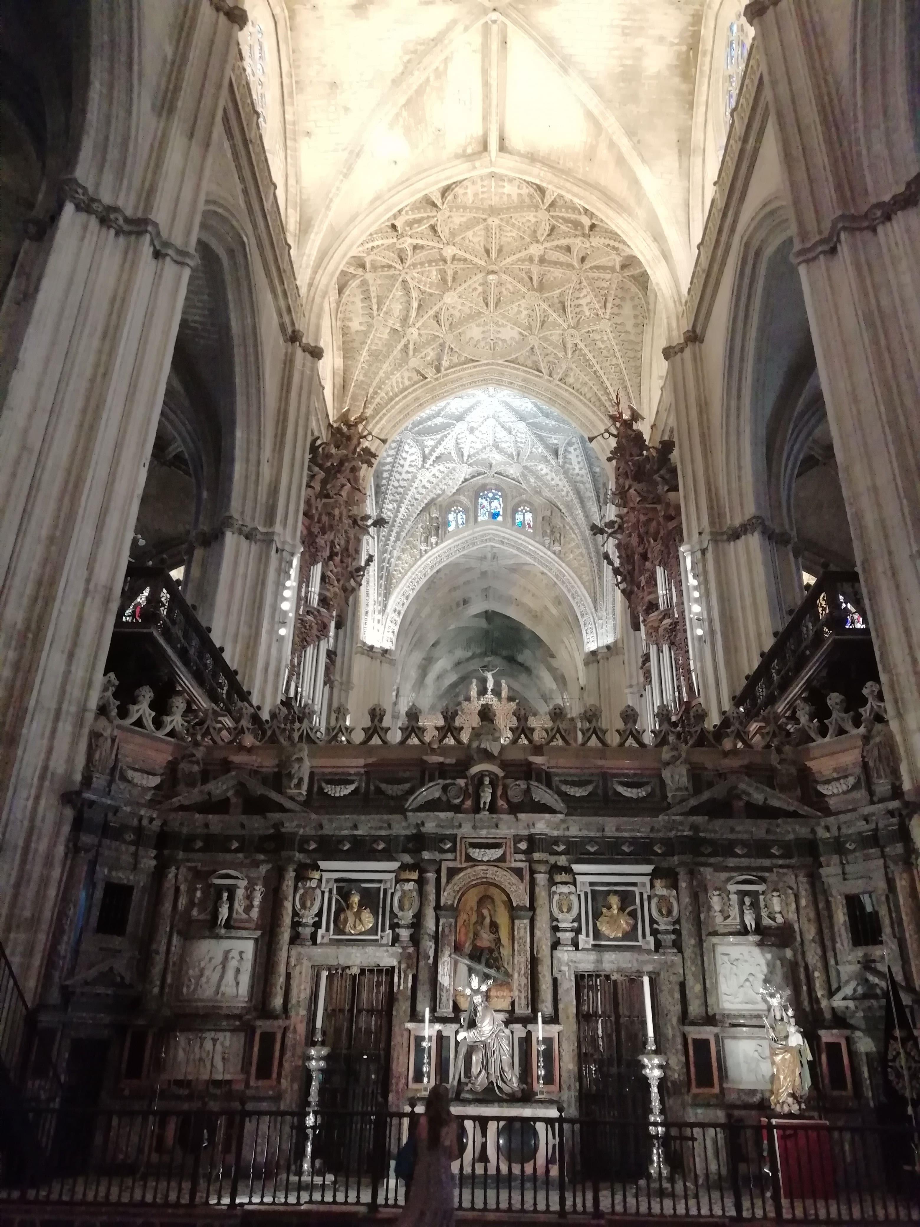 Guided-visit-to-the-Cathedral-of-Seville-2