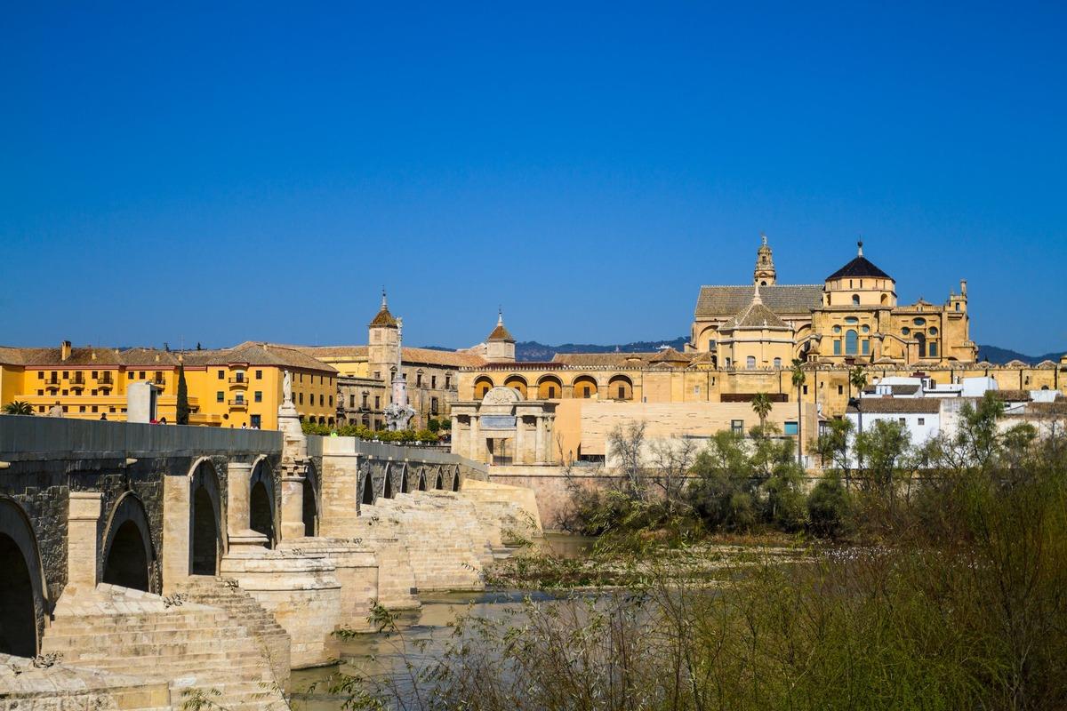 Jewish Quarter, Alcazar, Mosque Cordoba Tour